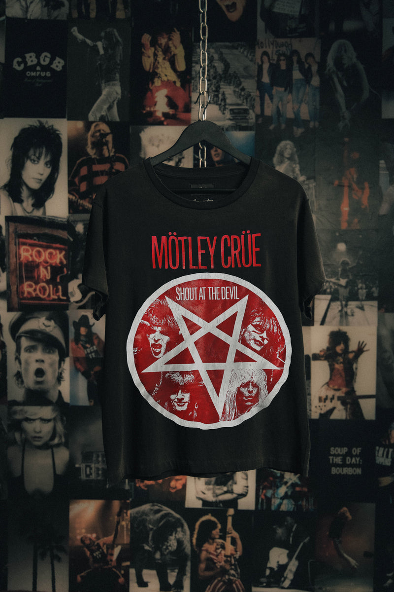 MOTLEY CRUE SHOUT AT THE DEVIL VINTAGE T-SHIRT