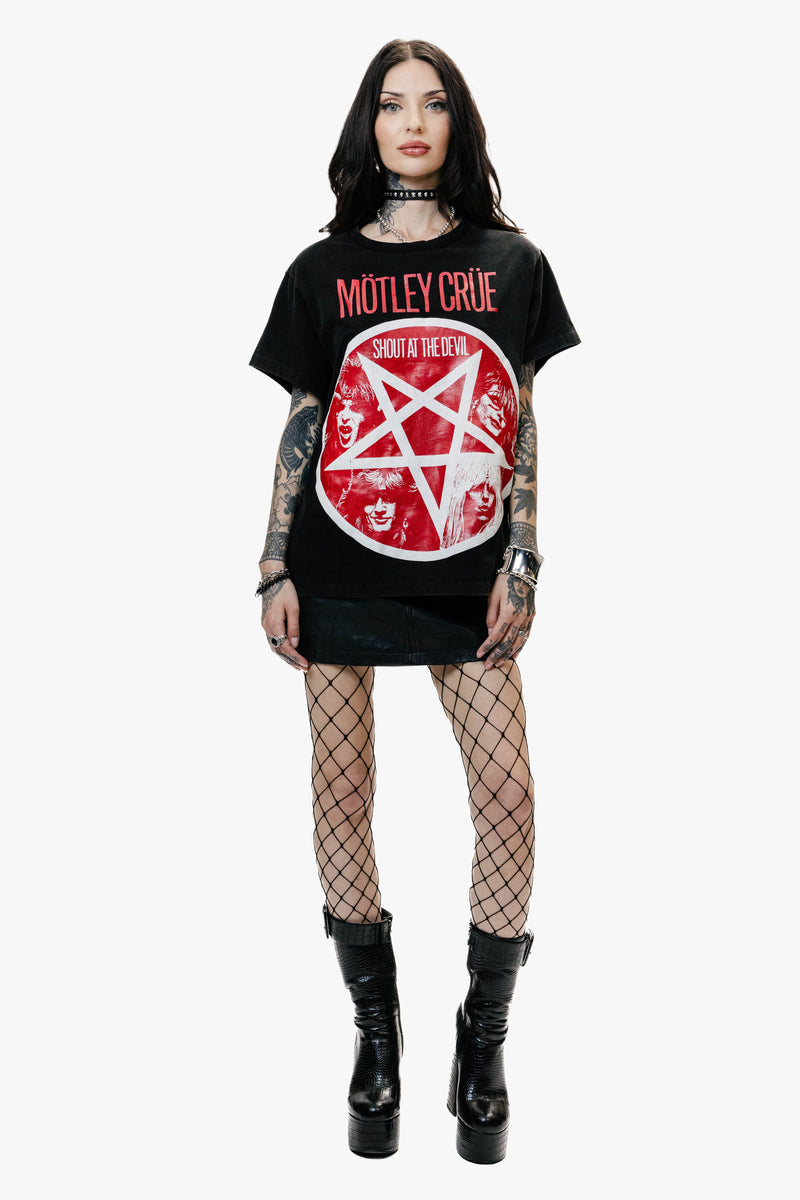 MOTLEY CRUE SHOUT AT THE DEVIL VINTAGE T-SHIRT