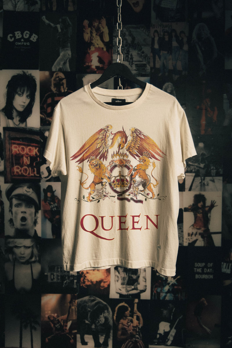 QUEEN CREST VINTAGE T-SHIRT